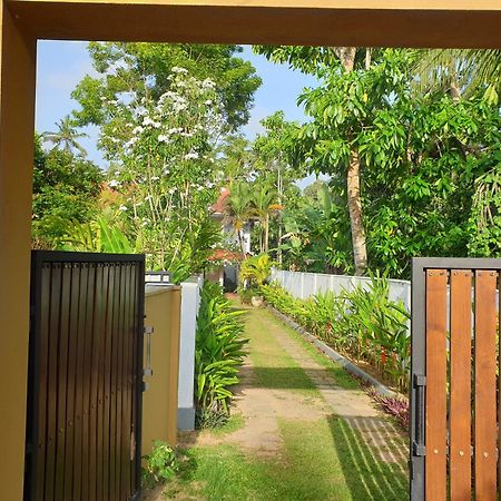 Hikka Villa Hikkaduwa Exterior photo