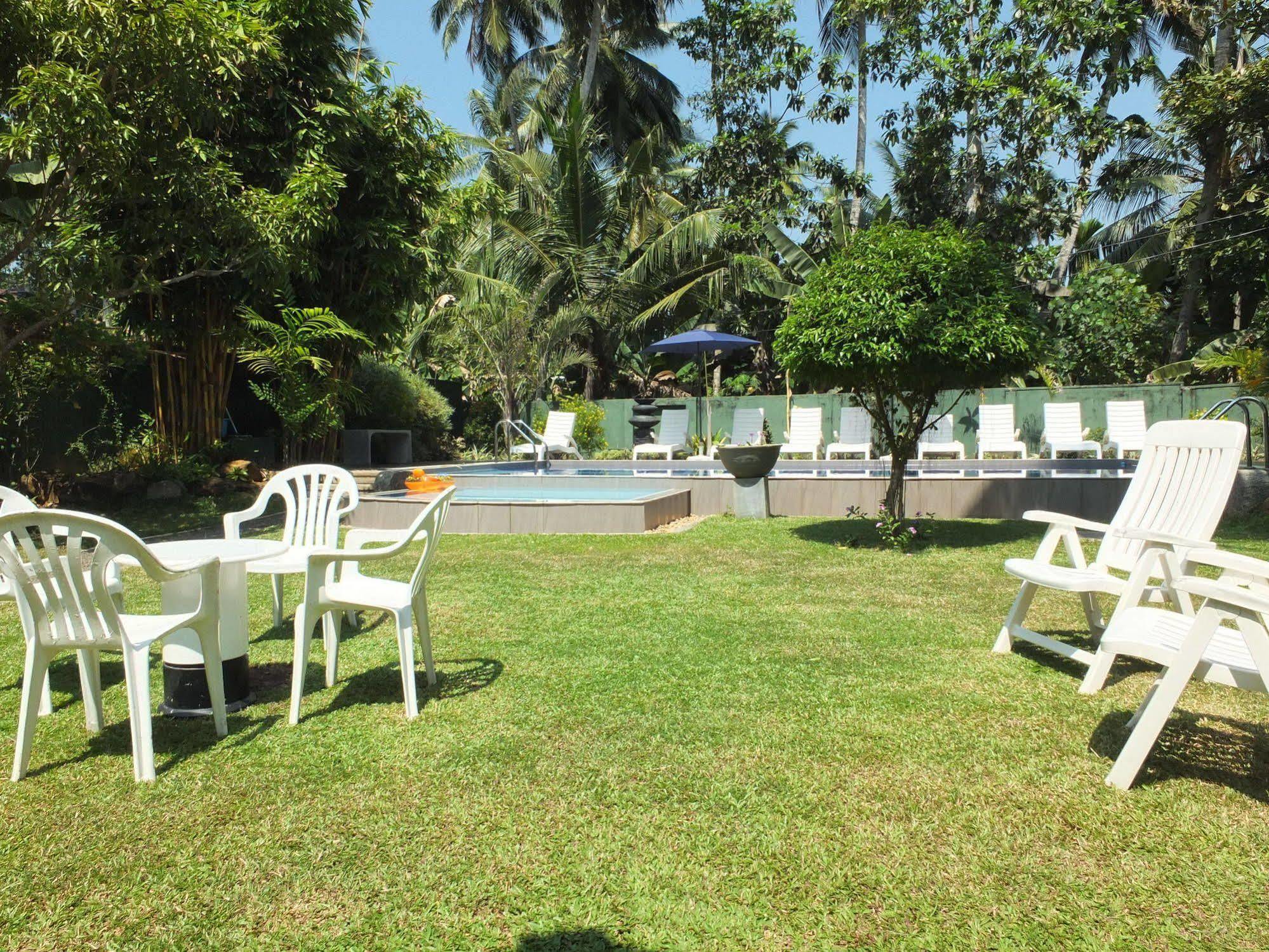 Hikka Villa Hikkaduwa Exterior photo